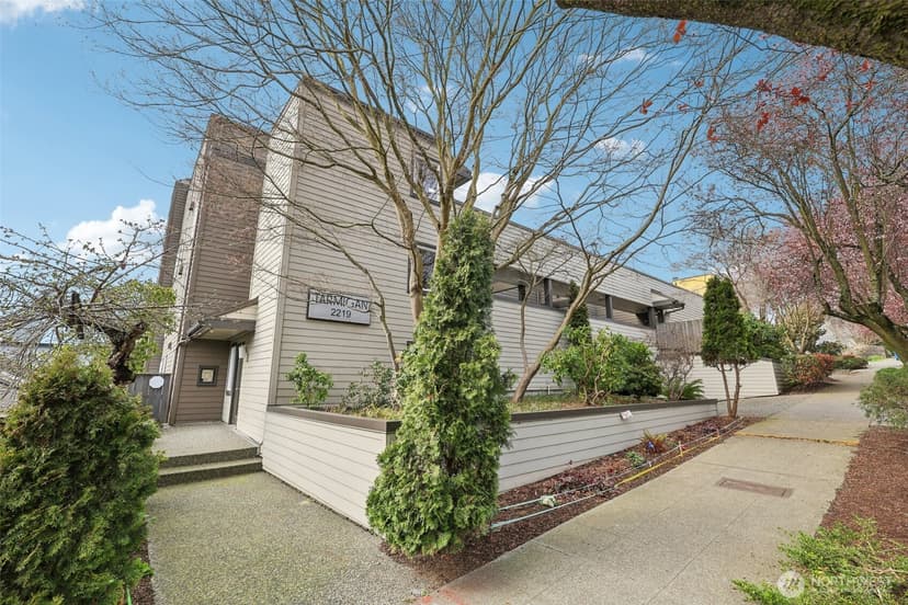 Property photo for 2219 14th Avenue W #304, Seattle photo 24