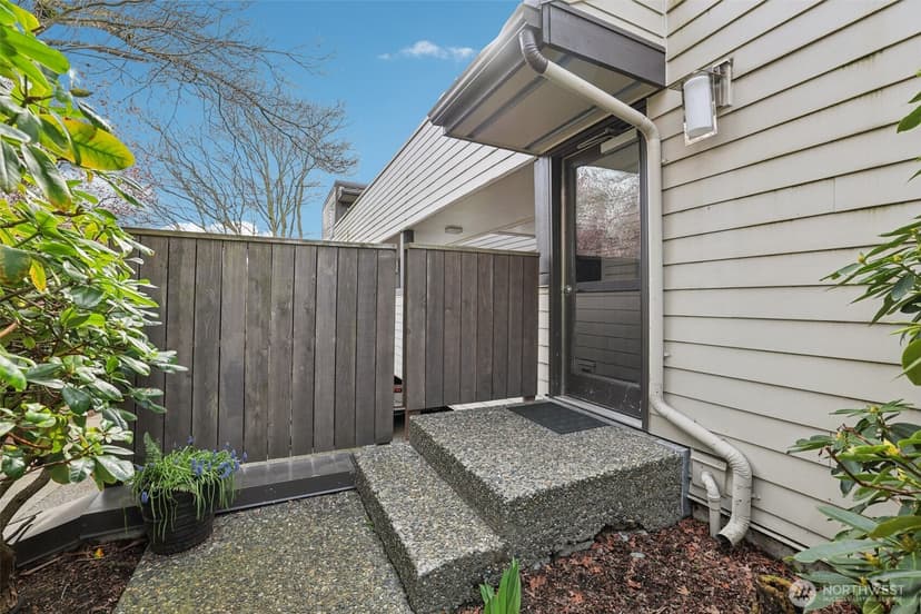 Property photo for 2219 14th Avenue W #304, Seattle photo 27