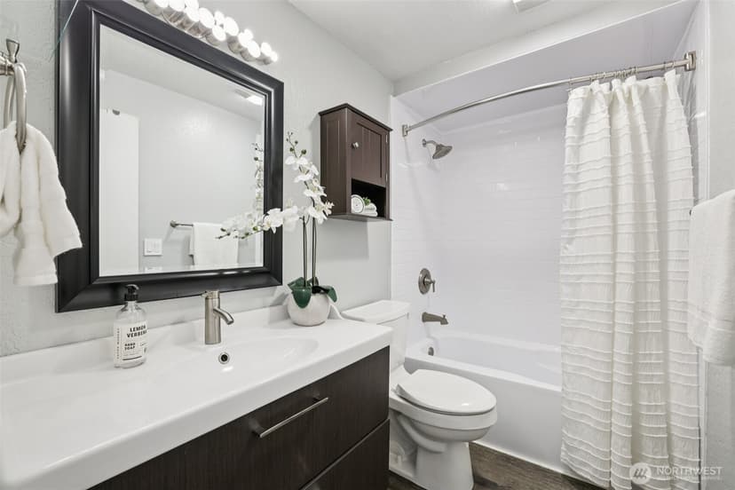 Property photo for 2219 14th Avenue W #304, Seattle photo 18