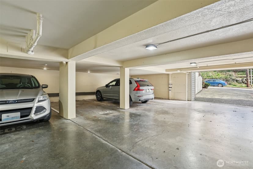 Property photo for 2219 14th Avenue W #304, Seattle photo 22