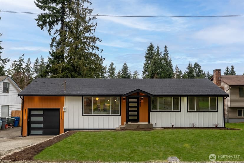 Property photo for 19628 Heinz Place, Lynnwood photo 2