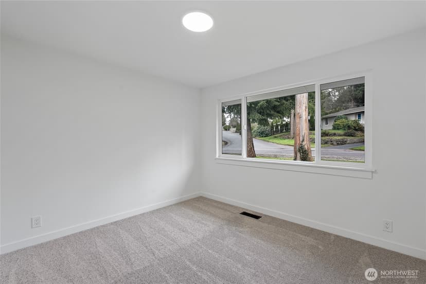 Property photo for 19628 Heinz Place, Lynnwood photo 17