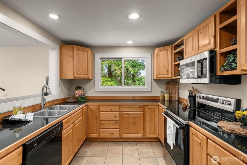 Property photo for 17030 174th Avenue NE, Woodinville photo 15