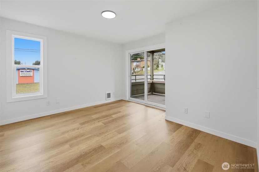 Property photo for 3233 NE 12th Street #201, Renton photo 7