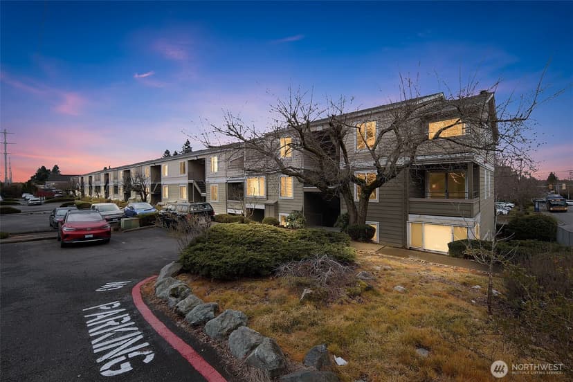 Property photo for 3233 NE 12th Street #201, Renton photo 14