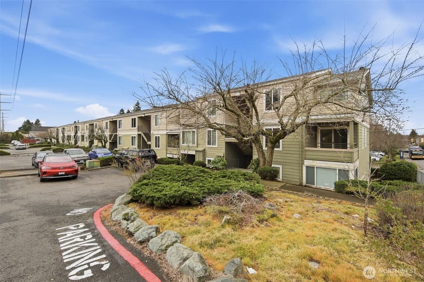Property photo for 3233 NE 12th Street #201, Renton photo 13