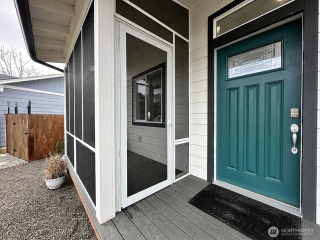 Property photo for 638 Rainbow Ct NE, Ocean Shores photo 2