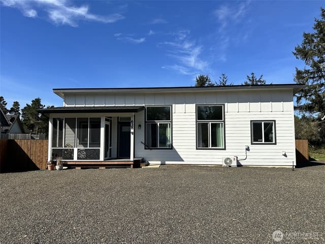 Property photo for 638 Rainbow Ct NE, Ocean Shores