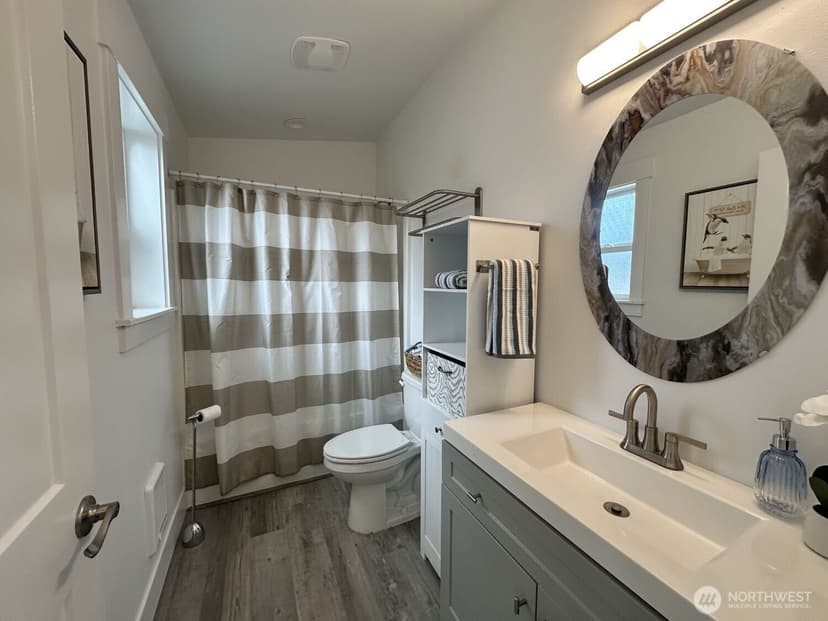 Property photo for 638 Rainbow Ct NE, Ocean Shores photo 11