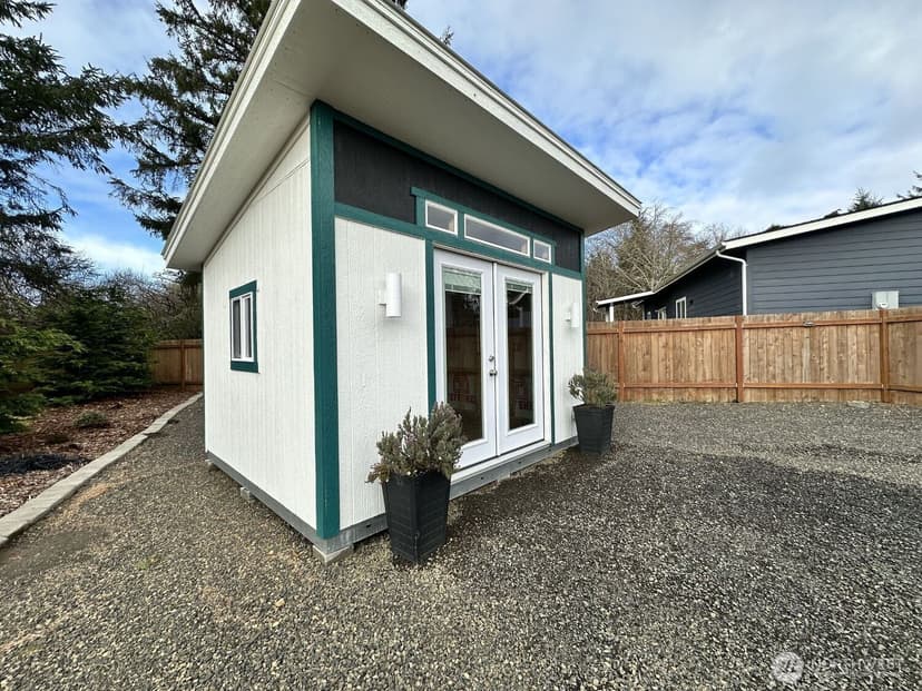 Property photo for 638 Rainbow Ct NE, Ocean Shores photo 22