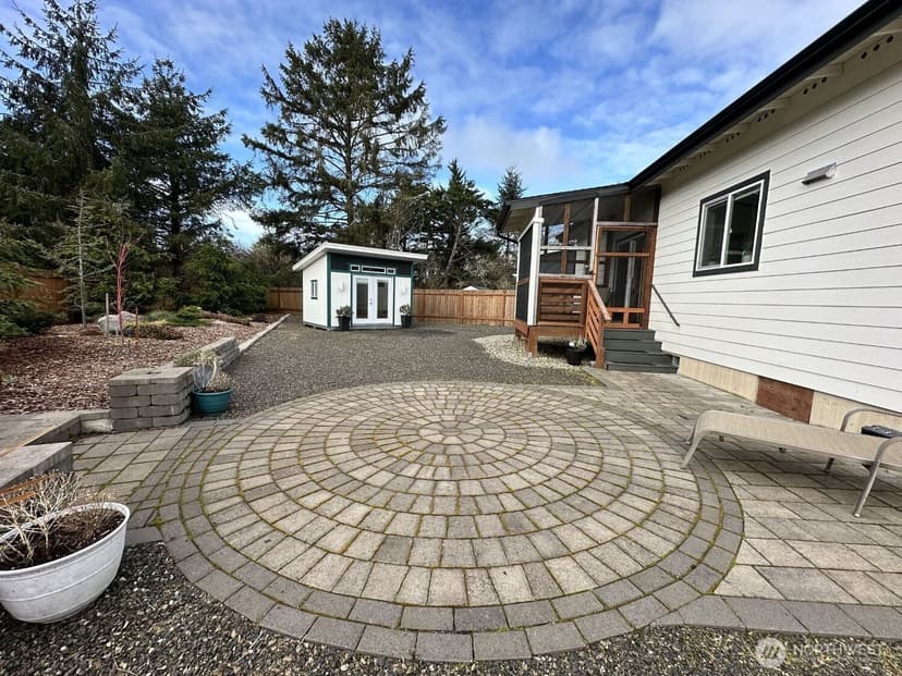 Property photo for 638 Rainbow Ct NE, Ocean Shores photo 26