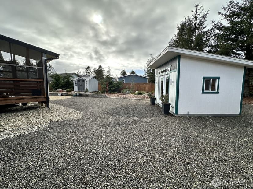 Property photo for 638 Rainbow Ct NE, Ocean Shores photo 23