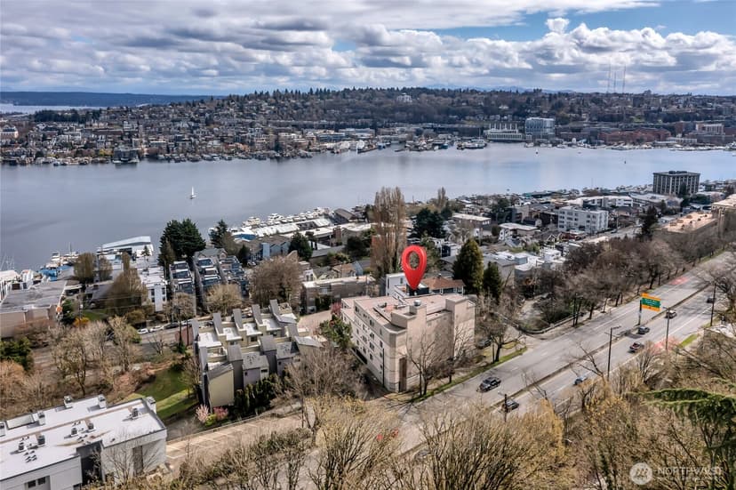 Property photo for 559 McGraw Street #201, Seattle photo 28