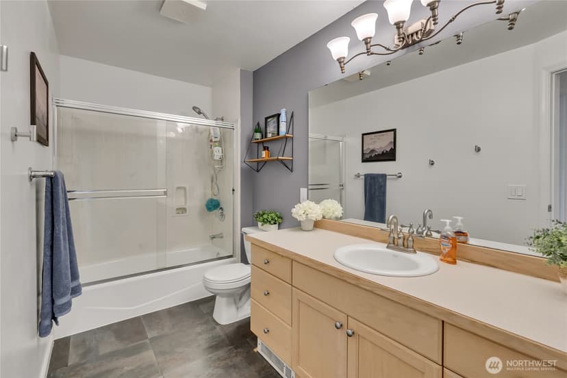 Property photo for 559 McGraw Street #201, Seattle photo 17