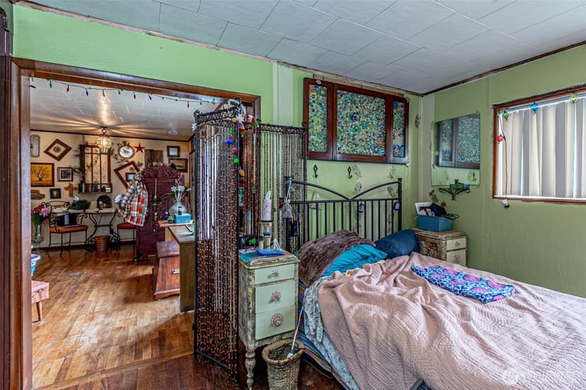 Property photo for 10424 48th Avenue E, Tacoma photo 11