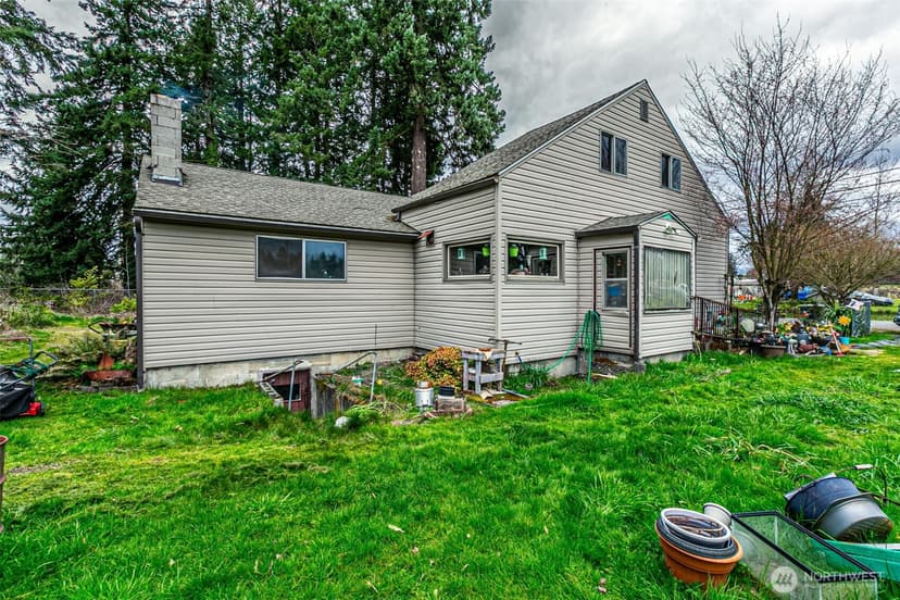 Property photo for 10424 48th Avenue E, Tacoma photo 2