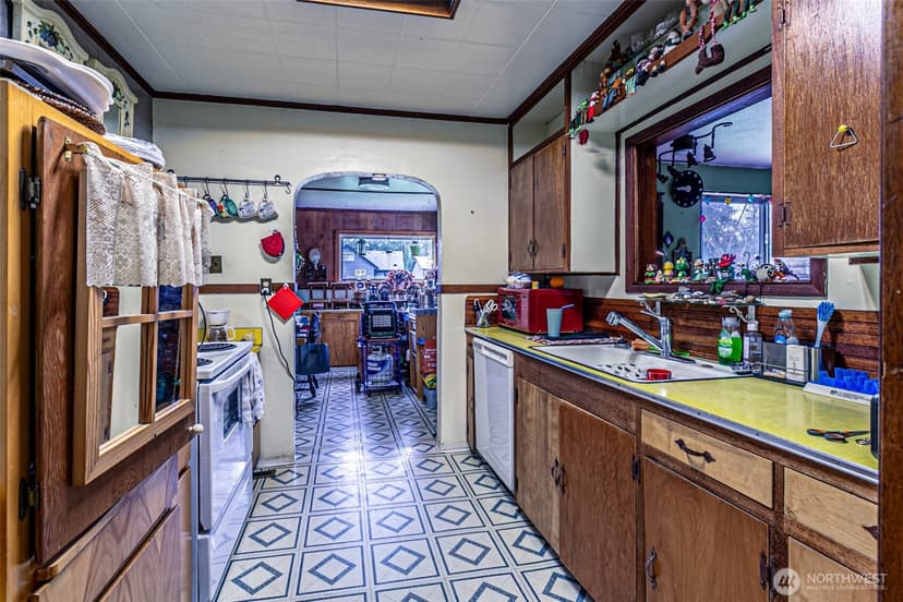 Property photo for 10424 48th Avenue E, Tacoma photo 6