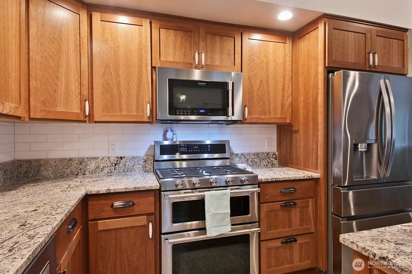 Property photo for 2903 Hi Crest Road, Langley photo 10