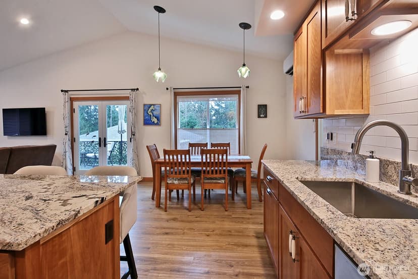Property photo for 2903 Hi Crest Road, Langley photo 11
