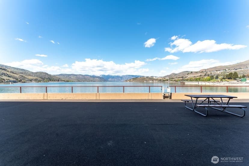 Property photo for 322 W Woodin Avenue #512, Chelan photo 8