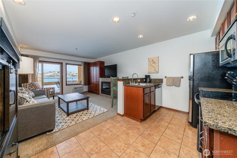 Property photo for 322 W Woodin Avenue #512, Chelan photo 4