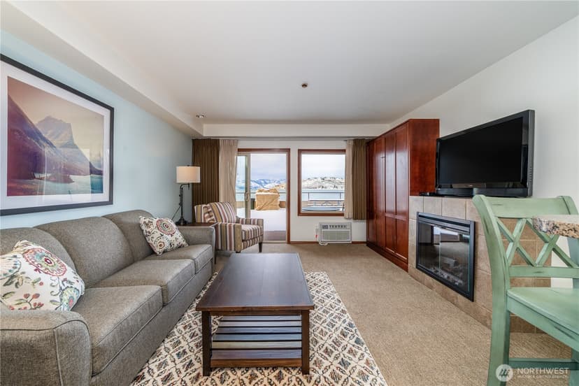 Property photo for 322 W Woodin Avenue #512, Chelan photo 6
