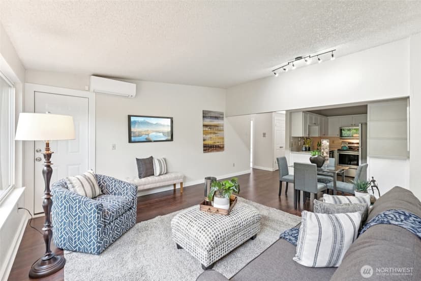Property photo for 12567 35th Avenue NE #204, Seattle photo 3