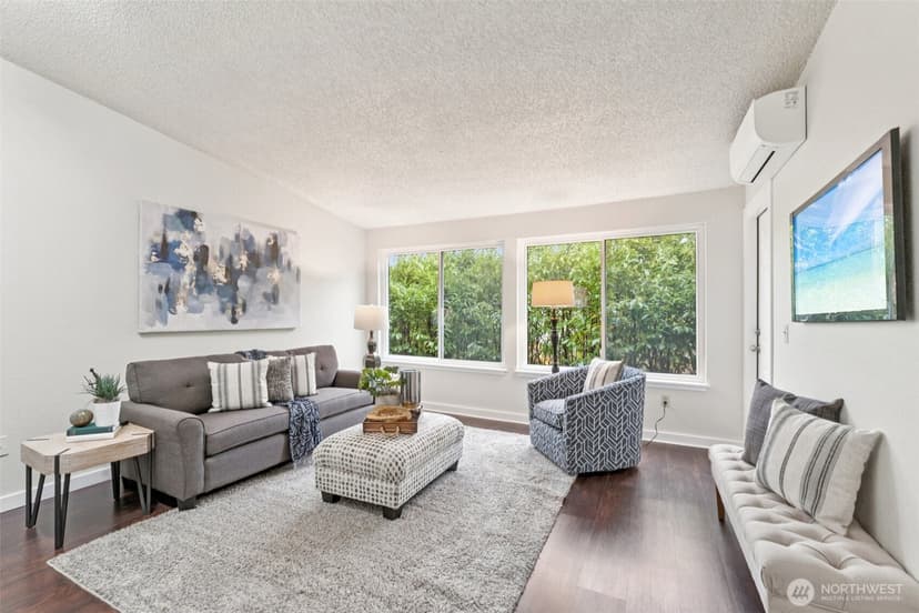 Property photo for 12567 35th Avenue NE #204, Seattle photo 4