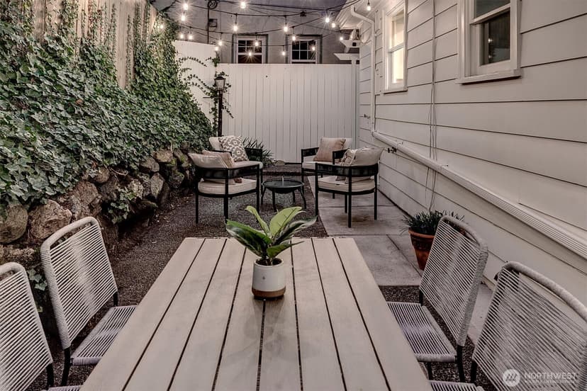 Property photo for 2103 5th Avenue N, Seattle photo 35