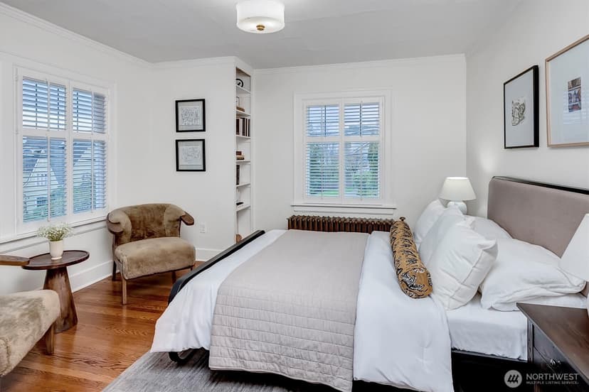 Property photo for 2103 5th Avenue N, Seattle photo 25