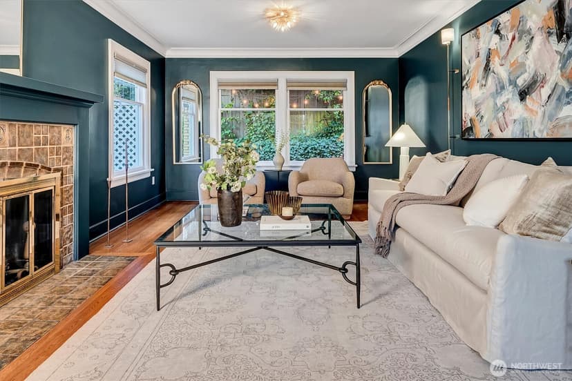 Property photo for 2103 5th Avenue N, Seattle photo 16