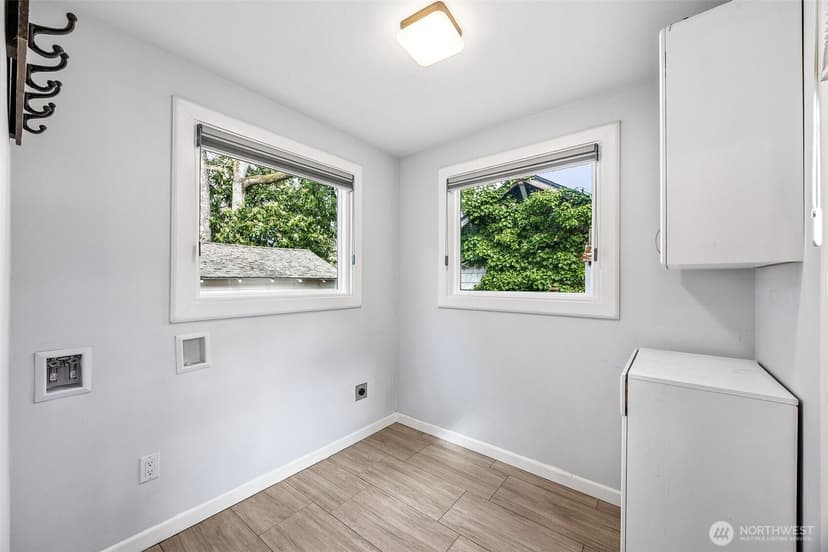 Property photo for 9036 Dalwood Road SW, Lakewood photo 14