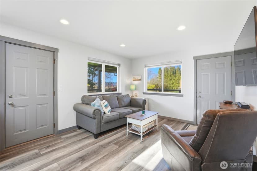 Property photo for 8114 Riverview Road, Snohomish photo 4