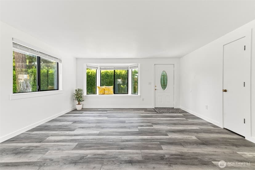Property photo for 5 W Shore Avenue SW, Lakewood photo 8