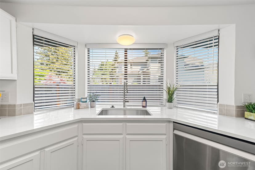 Property photo for 5 W Shore Avenue SW, Lakewood photo 14