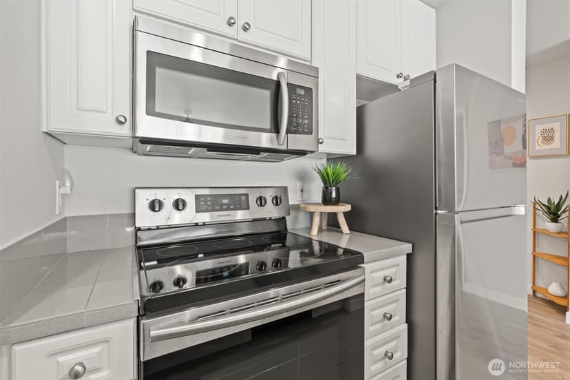 Property photo for 321 10th Avenue S #705, Seattle photo 16