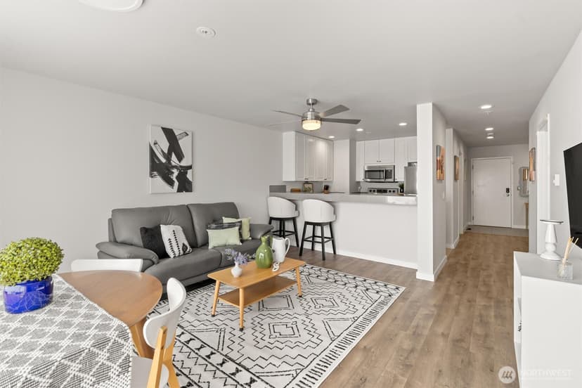 Property photo for 321 10th Avenue S #705, Seattle photo 10