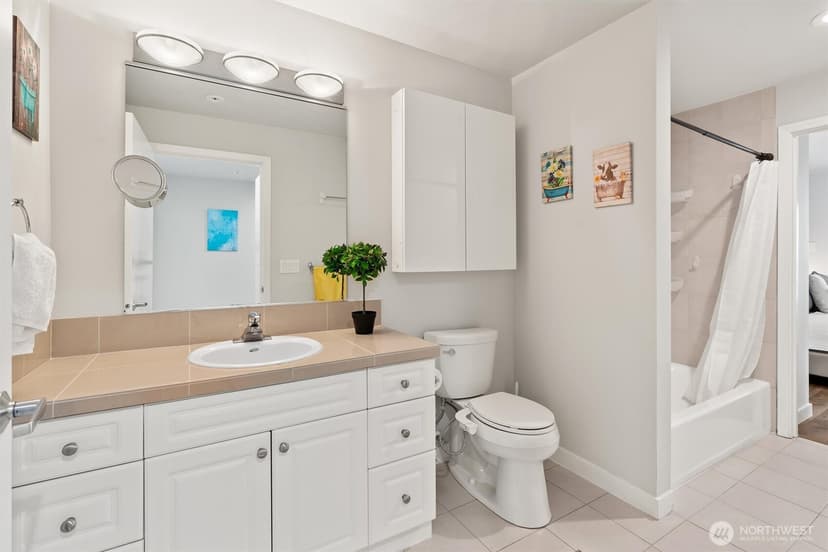 Property photo for 321 10th Avenue S #705, Seattle photo 22