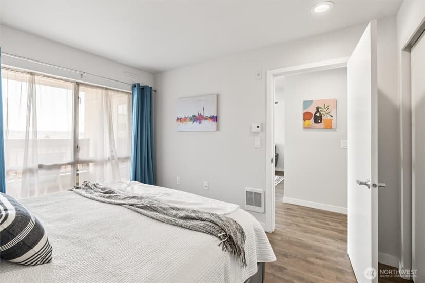 Property photo for 321 10th Avenue S #705, Seattle photo 18