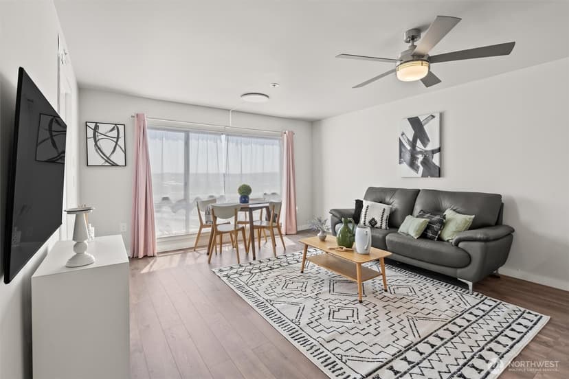 Property photo for 321 10th Avenue S #705, Seattle photo 8