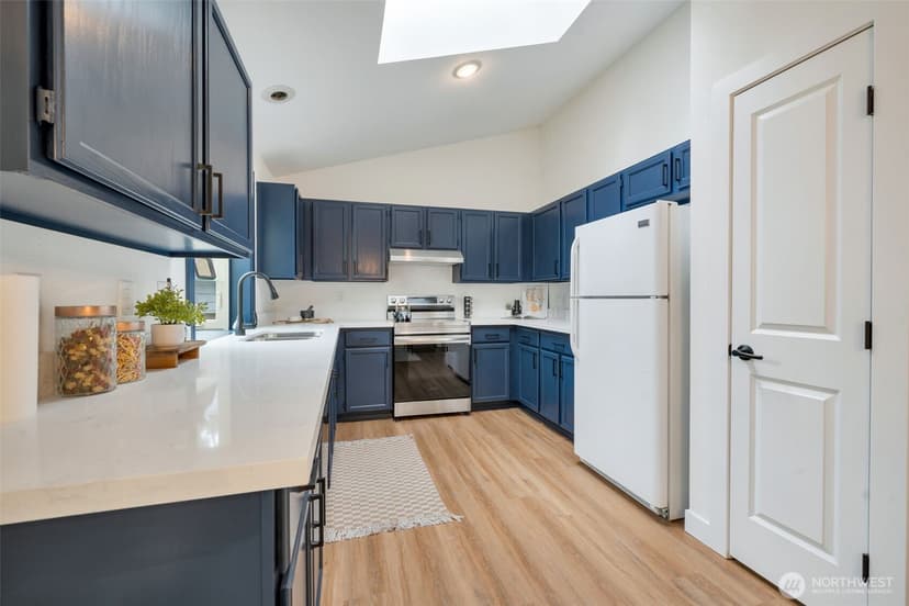Property photo for 953 Field Avenue NE, Renton photo 9