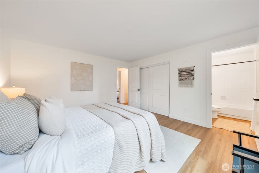 Property photo for 953 Field Avenue NE, Renton photo 21