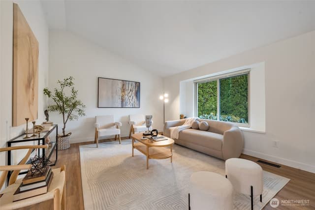 Property photo for 953 Field Avenue NE, Renton photo 3