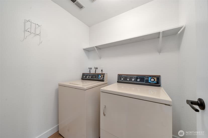 Property photo for 953 Field Avenue NE, Renton photo 13