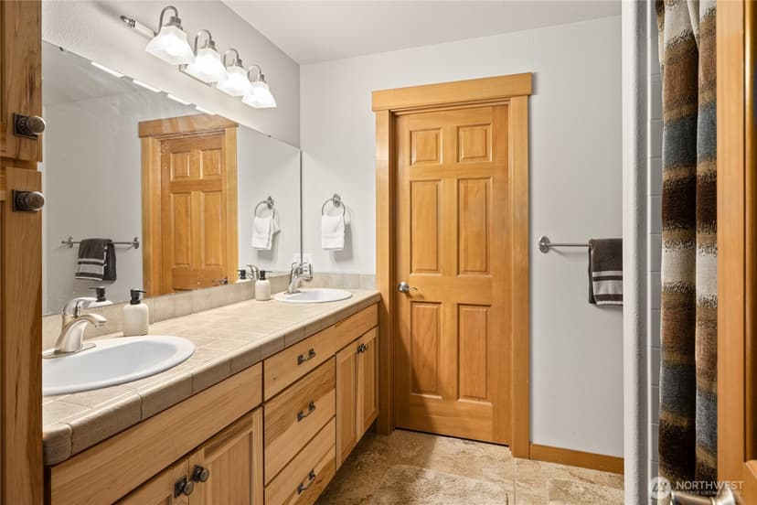 Property photo for 261 Tiger Lily Lane, Ronald photo 13