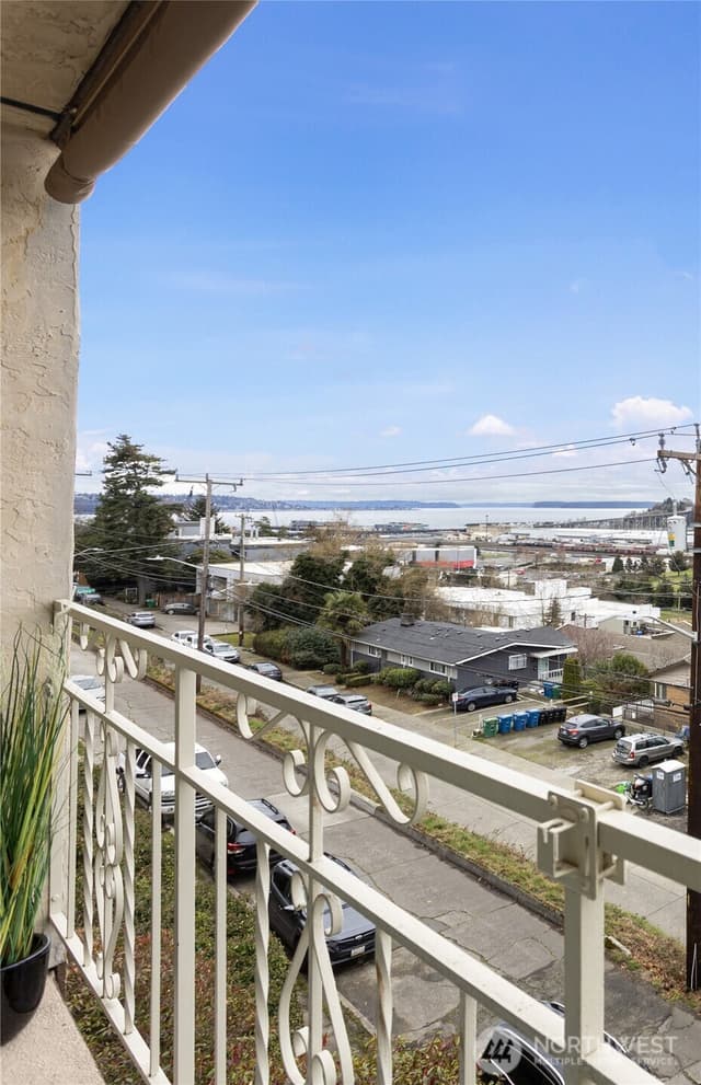 Property photo for 2625 13th Avenue W #302, Seattle photo 2