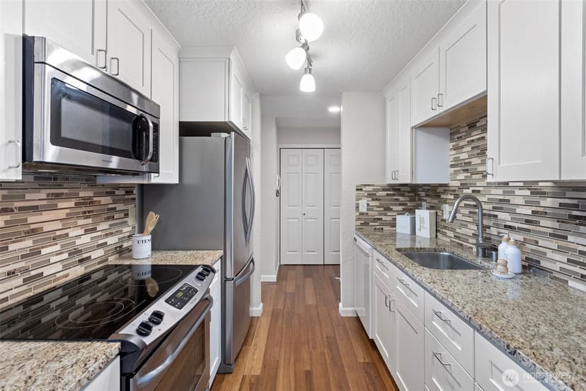 Property photo for 2625 13th Avenue W #302, Seattle photo 12