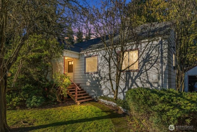 Property photo for 104 NE 120th Street, Seattle photo 4