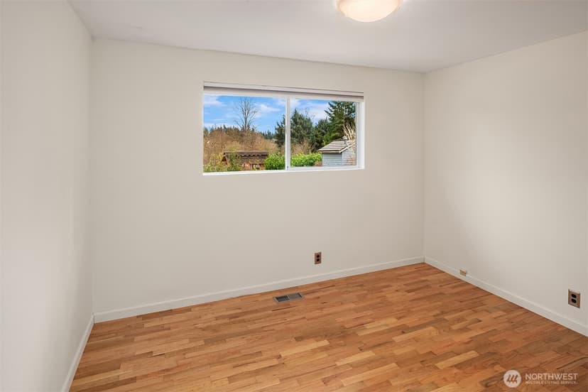 Property photo for 1428 153rd Place SE, Bellevue photo 23