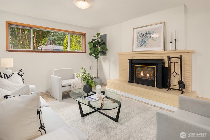 Property photo for 1428 153rd Place SE, Bellevue photo 17